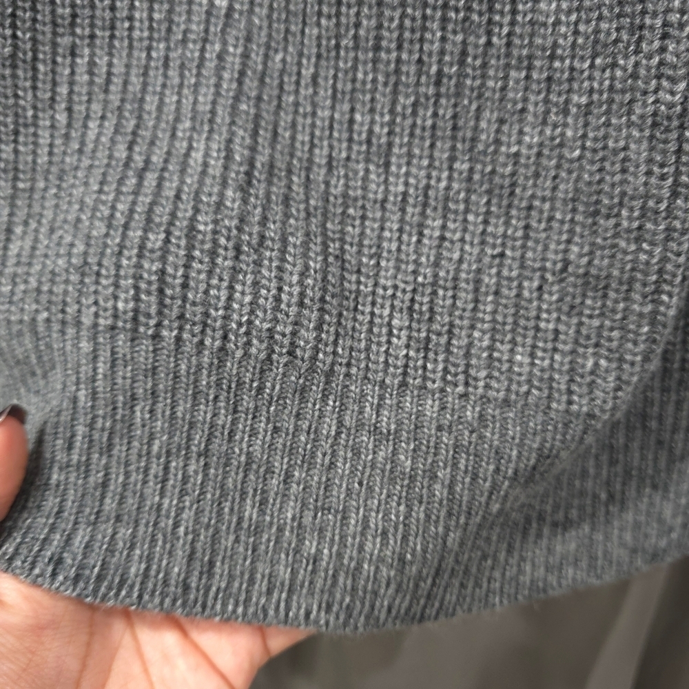 CLU Mixed Media Gray Silver Sleeveless Lambswool Knit Top with 100% Silk Details - Picture 13 of 14
